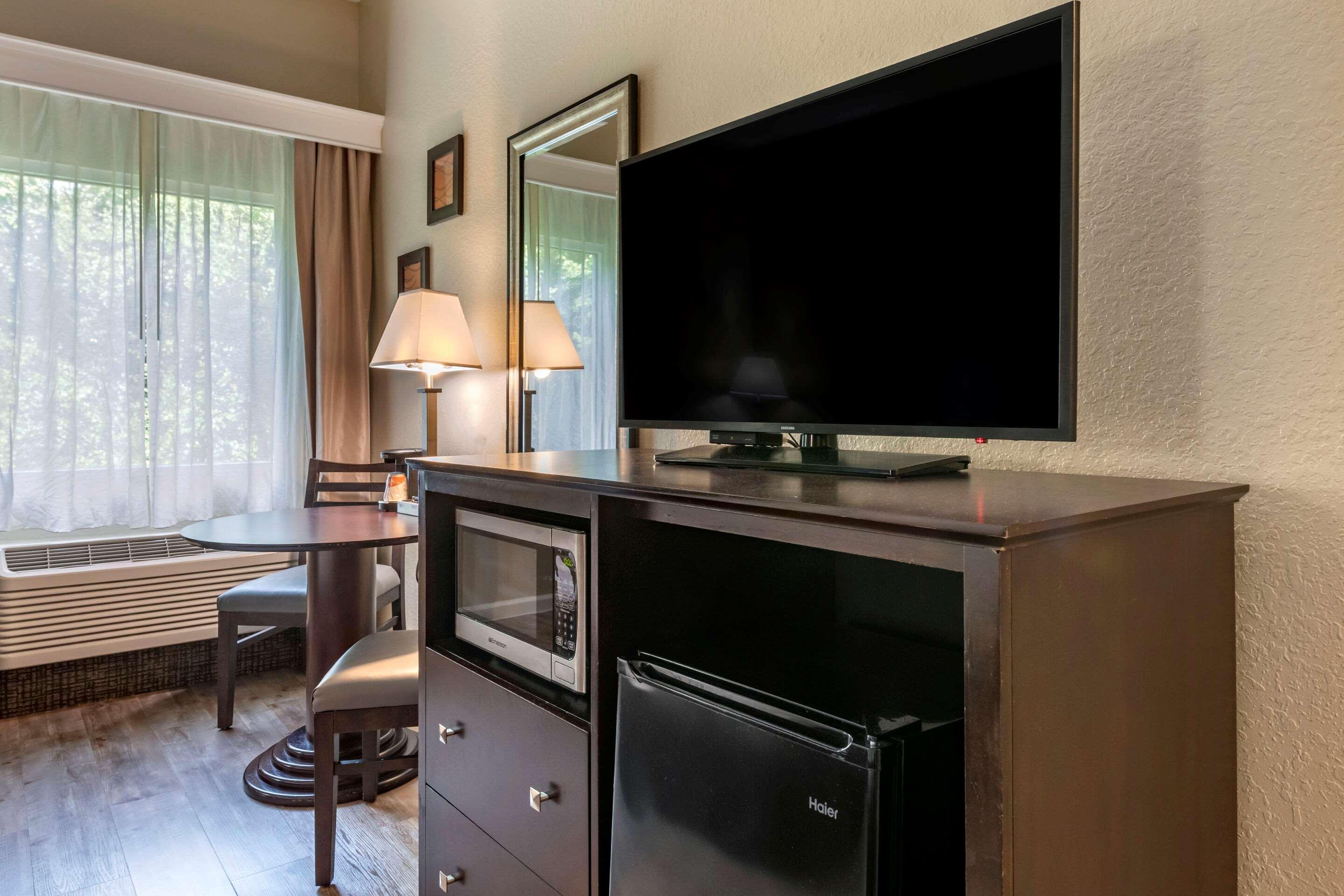 Comfort & - Near University Hotel DeLand