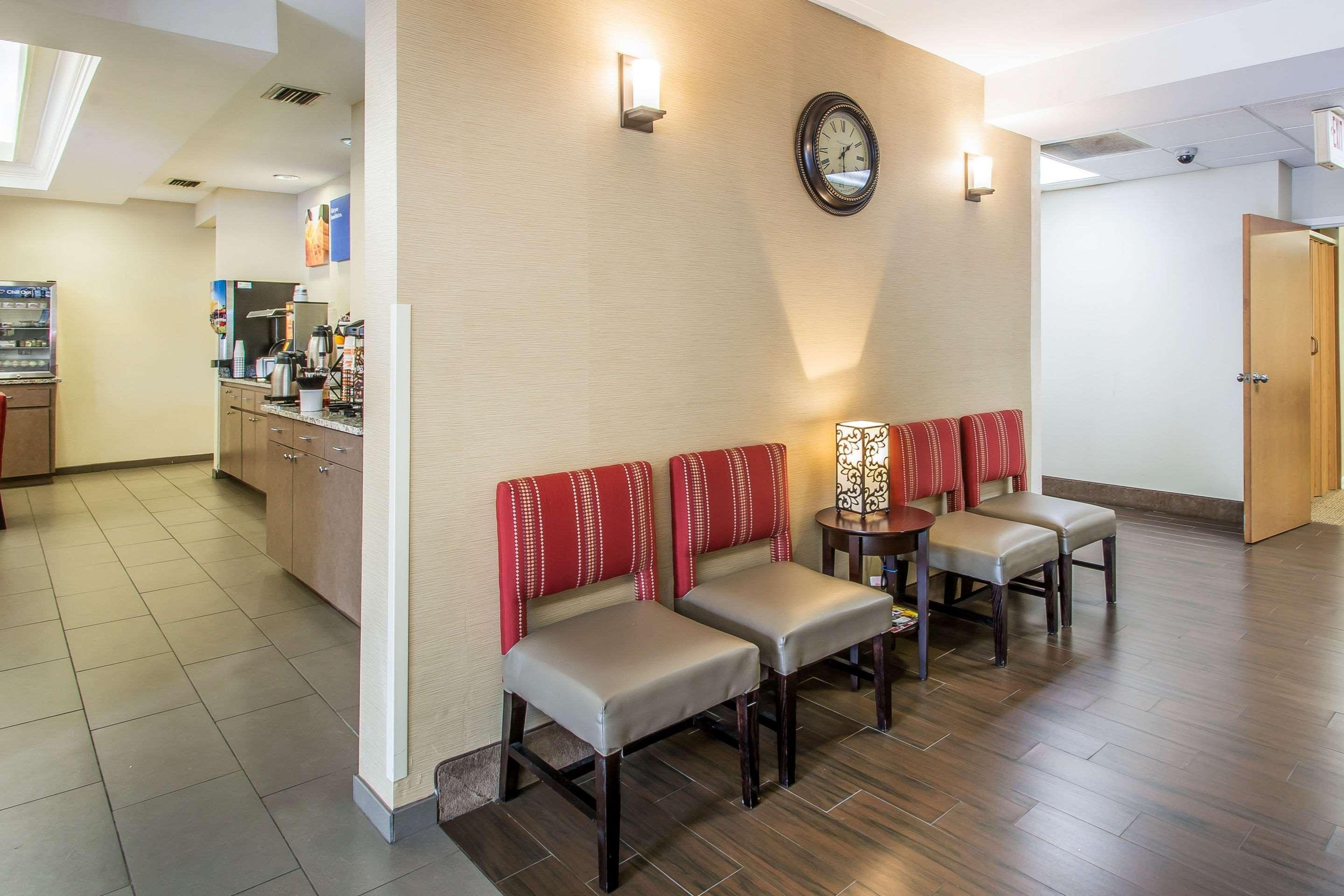 Comfort & - Near University