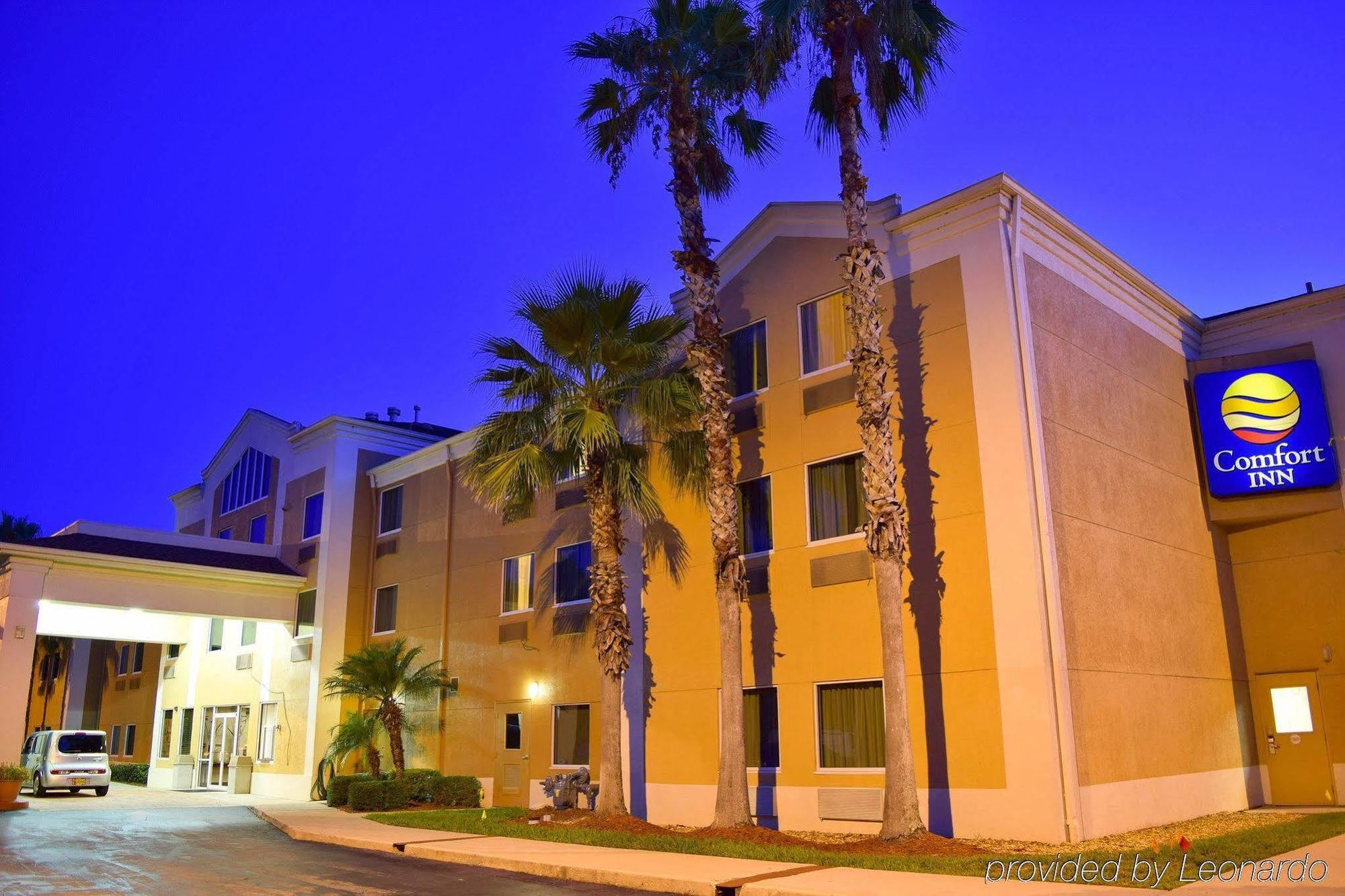 Hotel Comfort & - Near University